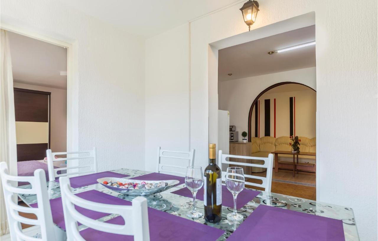 Nice Apartment In Pula With Kitchen Екстер'єр фото