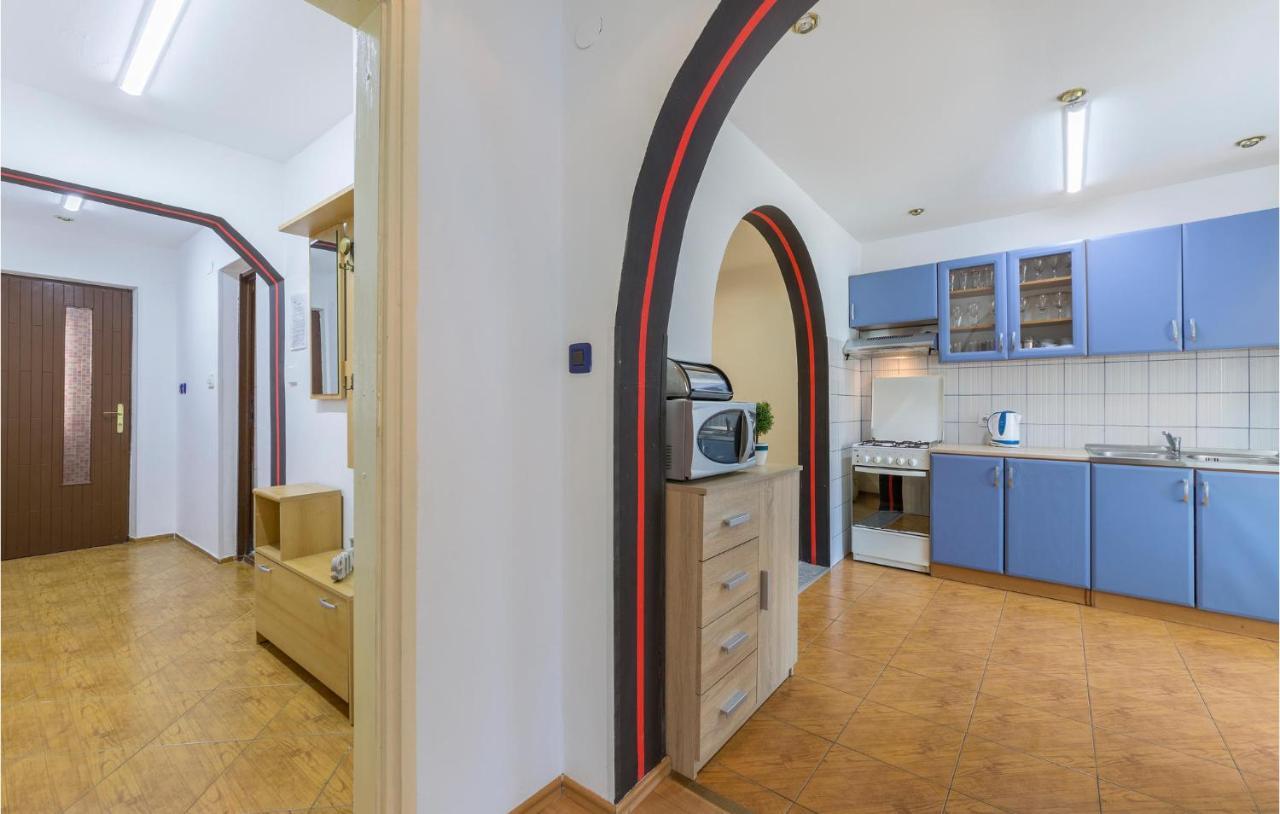 Nice Apartment In Pula With Kitchen Екстер'єр фото
