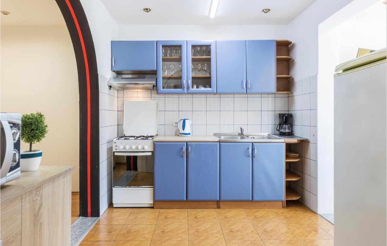 Nice Apartment In Pula With Kitchen Екстер'єр фото