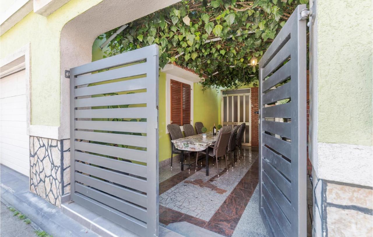 Nice Apartment In Pula With Kitchen Екстер'єр фото