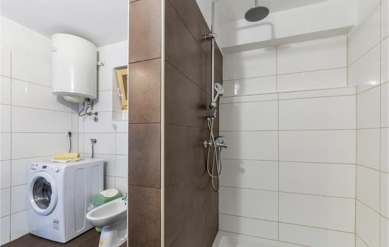 Nice Apartment In Pula With Kitchen Екстер'єр фото