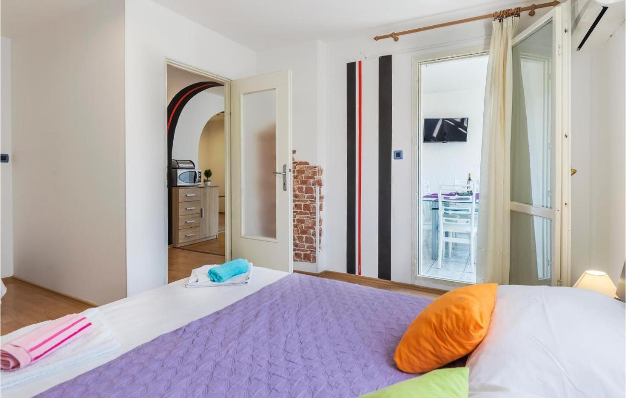 Nice Apartment In Pula With Kitchen Екстер'єр фото