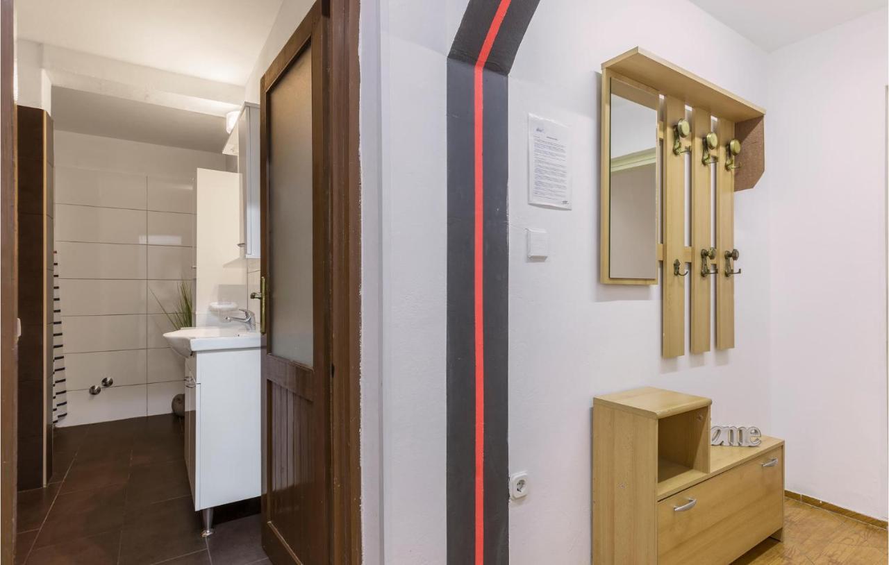 Nice Apartment In Pula With Kitchen Екстер'єр фото